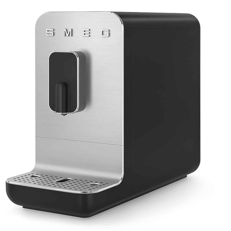 Smeg Automatski Espresso Aparat - MAT CRNA (BCC01BLMEU) | Automatski Espresso Aparat