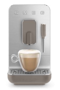 Smeg Automatski Espresso Aparat - MAT TUPE (BCC02TPMEU) | Mali Kućanski Aparati