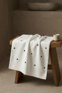 Love Crni (LH) – Vezeni Micro Cotton Peškir 50x90 cm | Kućni Tekstil