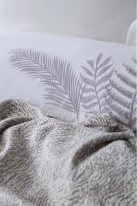 Foglia - Kraljevska Posteljina - Set od 8 kom (AP) - Siva | Kraljevska Posteljina + Prekrivač Set