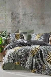 Svilena posteljina sa printom od lišća u tamnim i zelenim tonovima, idealna za modernu spavaću sobu, dio kolekcije Clasy Pamuk Puplin Posteljina - Botanica V1.