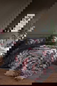 Visoka kvaliteta posteljina od pamuka s printom palmi i flamingosa, idealna za modernu spavaću sobu, pruža udobnost i stil.