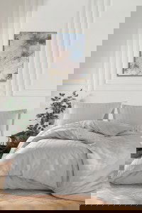 Visoka kvaliteta pamuk pamuk posteljina set, elegantan i mekan za udoban san, savršena za modernu spavaću sobu, dostupna na Daphne.ba.