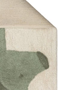 DAPHNE Cotton Boon antialergijski dječiji tepih krem boje, siguran za osjetljivu dječju kožu, idealan za dječje sobe i igraonice, pruža mekanu i sigurnu površinu za djecu.