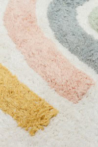 DAPHNE Cotton Boon antialergijski dječiji tepih, krem boje, mekana i sigurna podloga za djecu, idealna za dječje sobe i igračke prostore, visok kvalitet i udobnost.