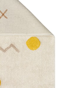 Dječji antialergijski tepih od pamuka s šarenim detaljima, idealan za sigurnu i udobnu dječju sobu, lako održavanje, mekana tekstura, siguran za osjetljivu kožu djece.