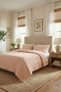 DAPHNE Manu Stonewashed Prekrivač (Set) - Ballet, elegant and soft pink bedspread set in a cozy bedroom with natural light, perfect for a stylish and comfortable bedroom decor.