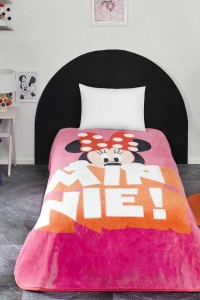 Mekana dječija deka Minnie sa šarenim motivom, toplim i mekanim materijalom, idealna za djecu, sa dizajnom popularne Mickey Mouse i Minnie Mouse, savršena za dječju sobu ili poklon.
