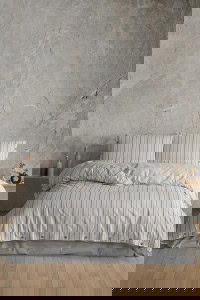 DAPHNE prirodna pamuk puplin posteljina u setu, elegantna i udobna za spavanje, savršena za dječju sobu ili spavaću sobu, visokokvalitetni materijal, jednostavan dizajn sa prugastim uzorkom.