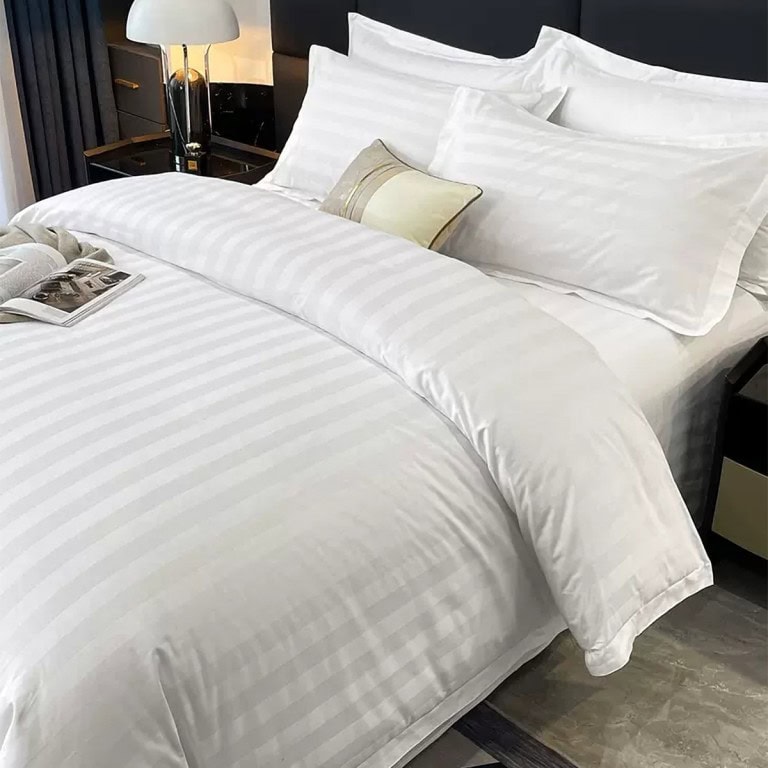 Navlaka za jorgan Hotel Series 83 – TC 210 · Pruge 2,0 cm
