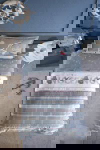 Sigurnosna dječja posteljina s morskim motivima, plavi set za krevet, idealan za dječake, s printom ribe i broda, mekana i udobna za siguran san, savršena za dječju sobu.