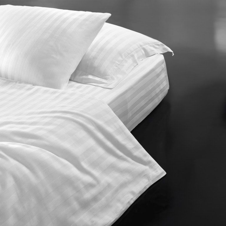 Ravna plahta Hotel Series 83 – TC 210 · Pruge 2,0 cm