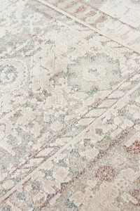 Visokokvalitetni tepih Babil u bež boji, elegantan i sofisticiran dizajn za moderni enterijer, izrađen od trajnih materijala, savršen za dnevne sobe i spavaće sobe.