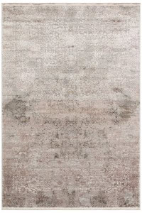 Visokokvalitetni tepih Fresco u bež boji, savršen za moderni i klasični enterijer, dio ekskluzivne kolekcije DAPHNE, pruža eleganciju i udobnost za svaki prostor.