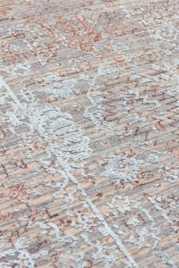 Visokokvalitetni tepih La Paz - Grey (LPZ02) iz ekskluzivne kolekcije, elegantan i udoban za svaki prostor. Savršen spoj modernog dizajna i trajnosti za vaš dom ili ured.