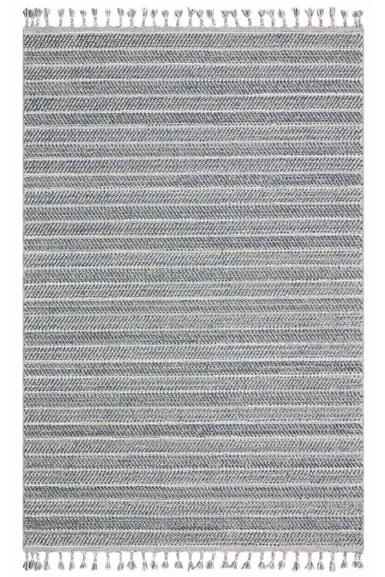 Tepih Soho tamno plavi s modernim prugastim uzorkom, idealan za dnevne sobe i spavaće sobe, pruža udobnost i stil u svakom prostoru.