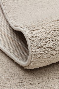 DAPHNE Tepih Zen u bež boji, mekani i udobni, savršen za dnevne sobe i spavaće sobe, izrađen od visokokvalitetnih materijala za dugotrajnu upotrebu i elegantan izgled.