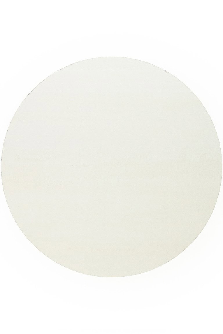 Beli okrugli tepih Zen, savršen za moderni i minimalistički enterijer, izrađen od visokokvalitetnih materijala za udobnost i dugotrajnost. Idealan izbor za dnevne sobe i spavaće sobe.