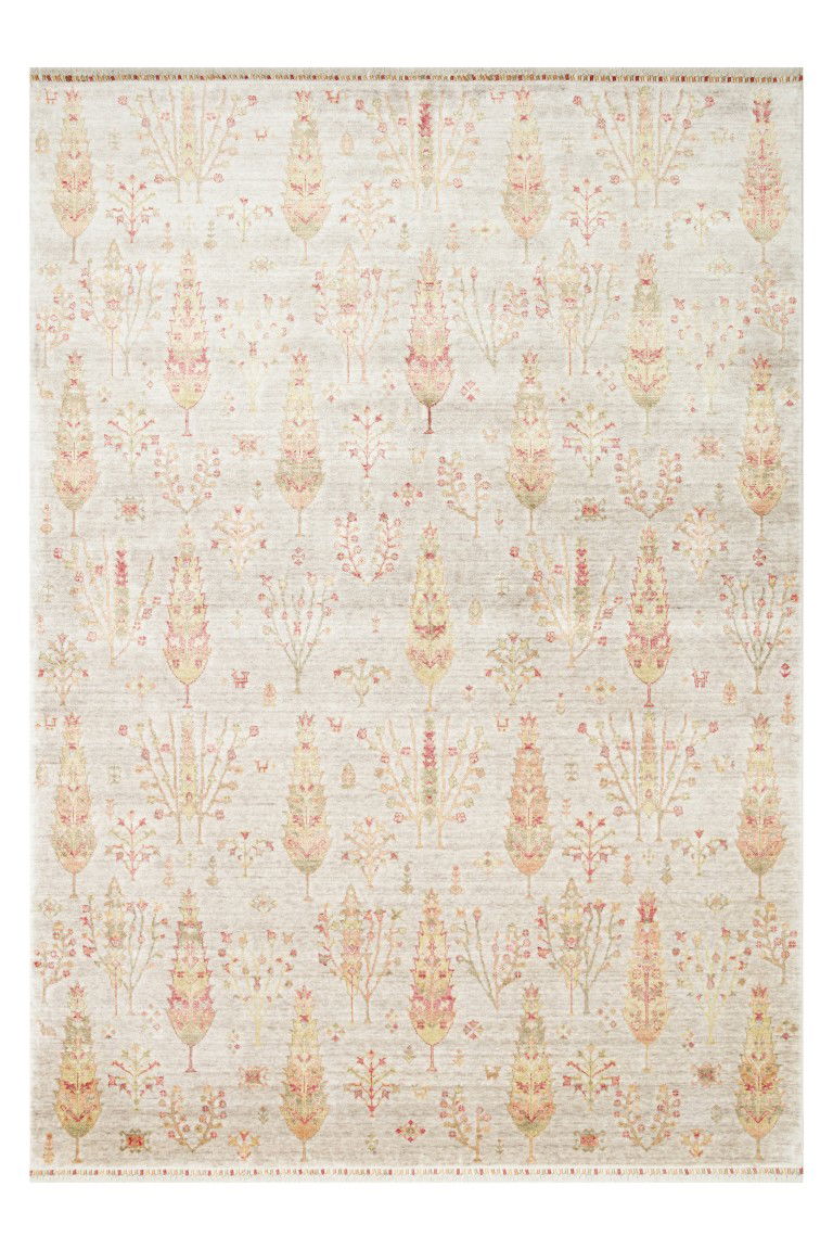 Elegantni bež jesenji tepih Zara Tepih - Beige Autumn (08) s toplim tonovima i suptilnim cvjetnim uzorkom, savršen za moderni i udobni dom. Idealno za dnevne sobe i spavaće sobe.